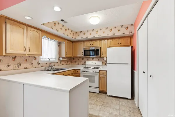 $219,900 | 6328 Baychester Drive, Fort Wayne, IN 46815