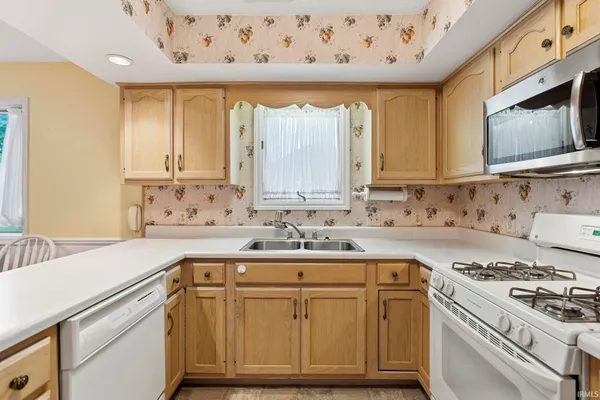 $219,900 | 6328 Baychester Drive, Fort Wayne, IN 46815