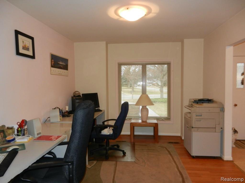 2452 Eaton Gate Road Lake Orion, MI 48360 - Photo 14 of 20 Dining room.jpg