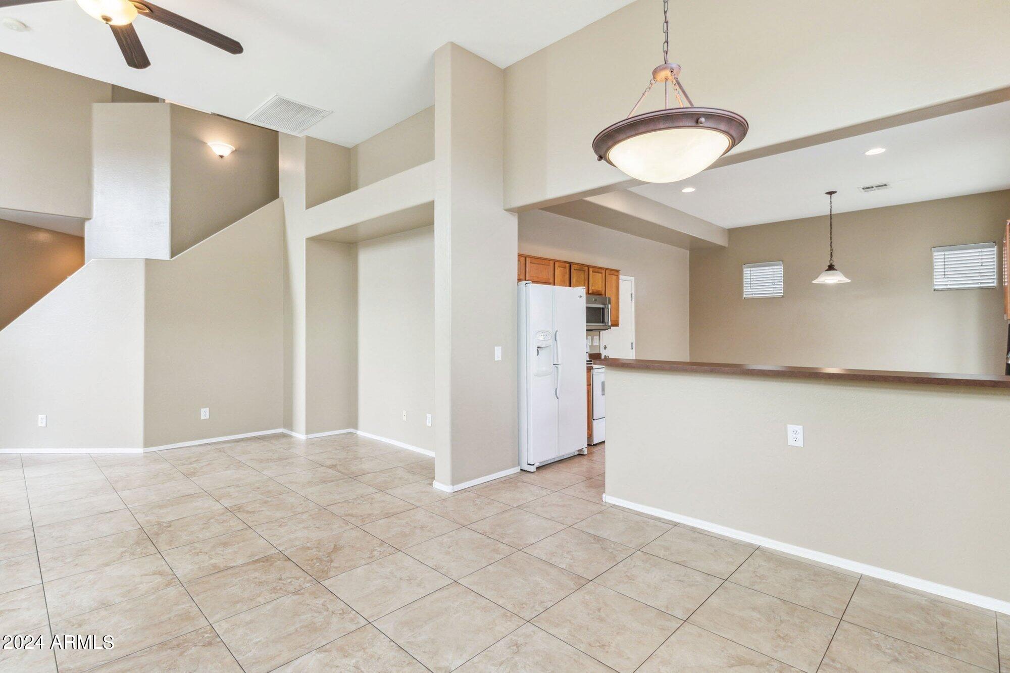 3910 East Pollack Street Phoenix, AZ 85042 - Photo 4 of 27 MG_8977