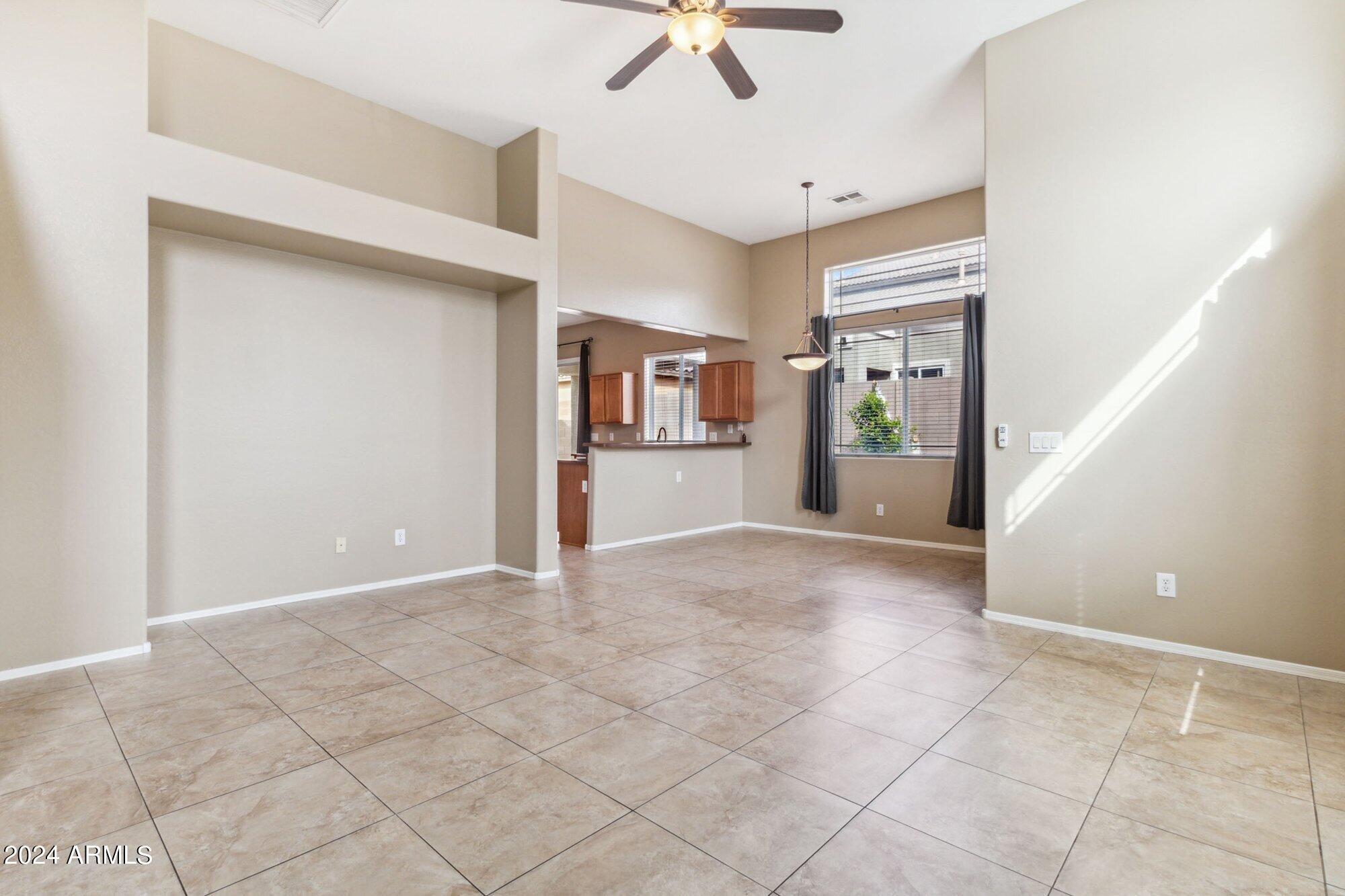 3910 East Pollack Street Phoenix, AZ 85042 - Photo 5 of 27 MG_8959