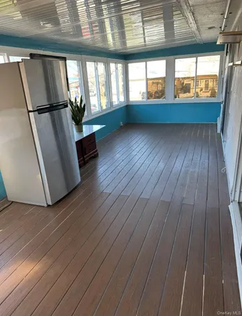 $4,500 | 401 West Walnut Street, Unit UPPR, Long Beach, NY 11561