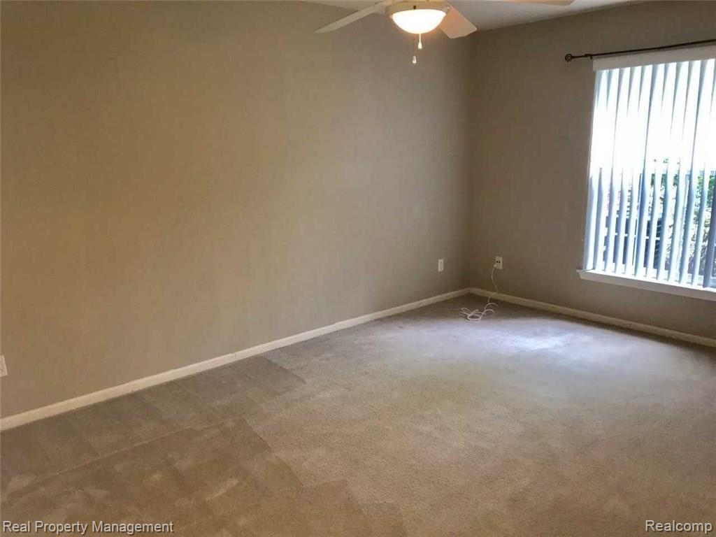 3588 Oakmonte Boulevard Rochester, MI 48306 - Photo 10 of 19