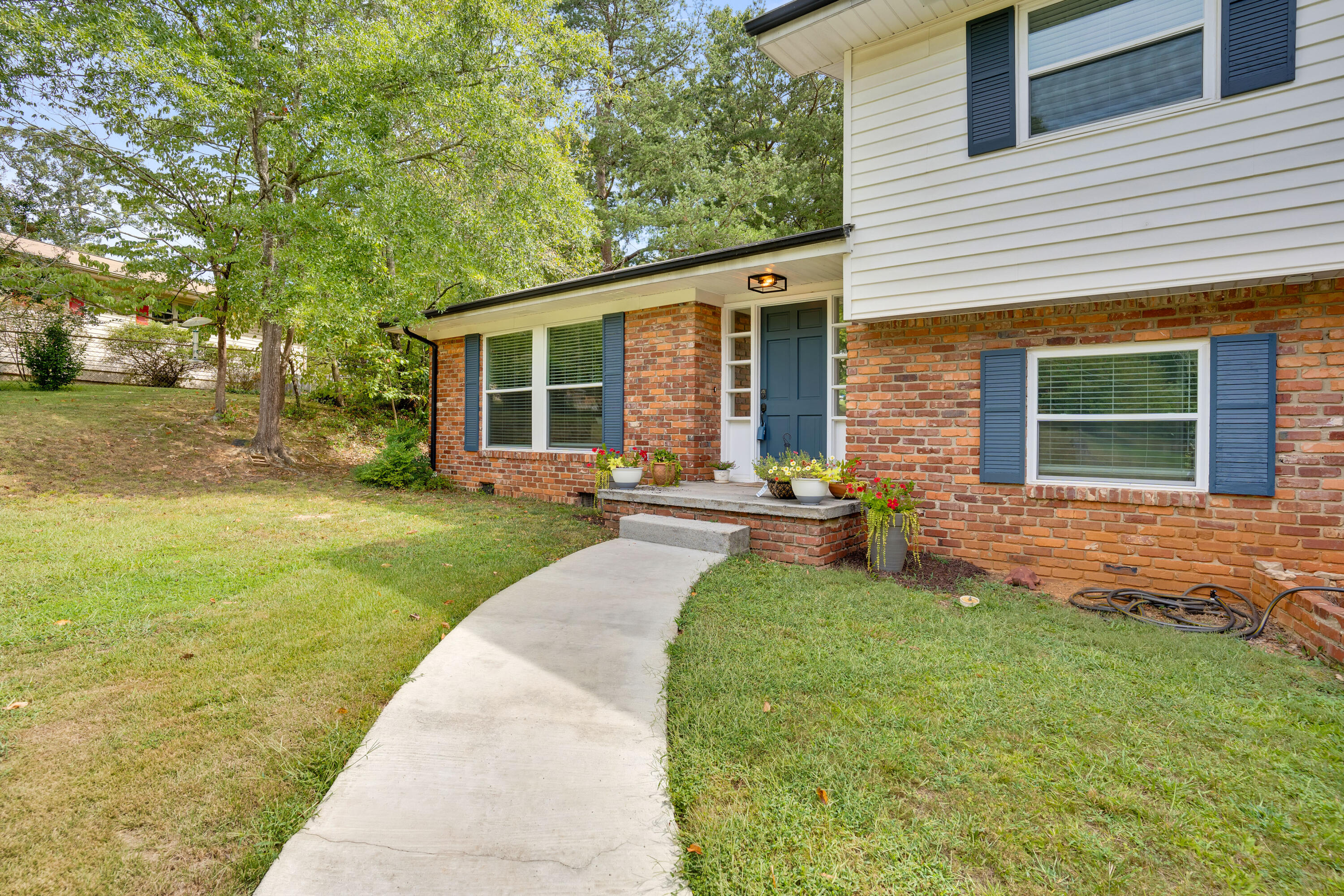 4508 Cloverdale Loop Hixson, TN 37343 - Photo 6 of 44 4508-Cloverdale-Loop-High-Res-Photos-11