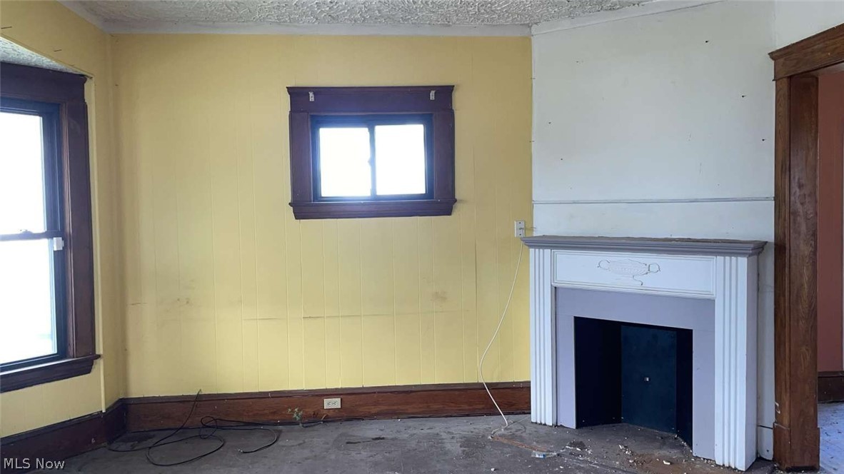 417 Cleveland Road Cleveland, OH 44108 - Photo 6 of 24 Gallery Image 6