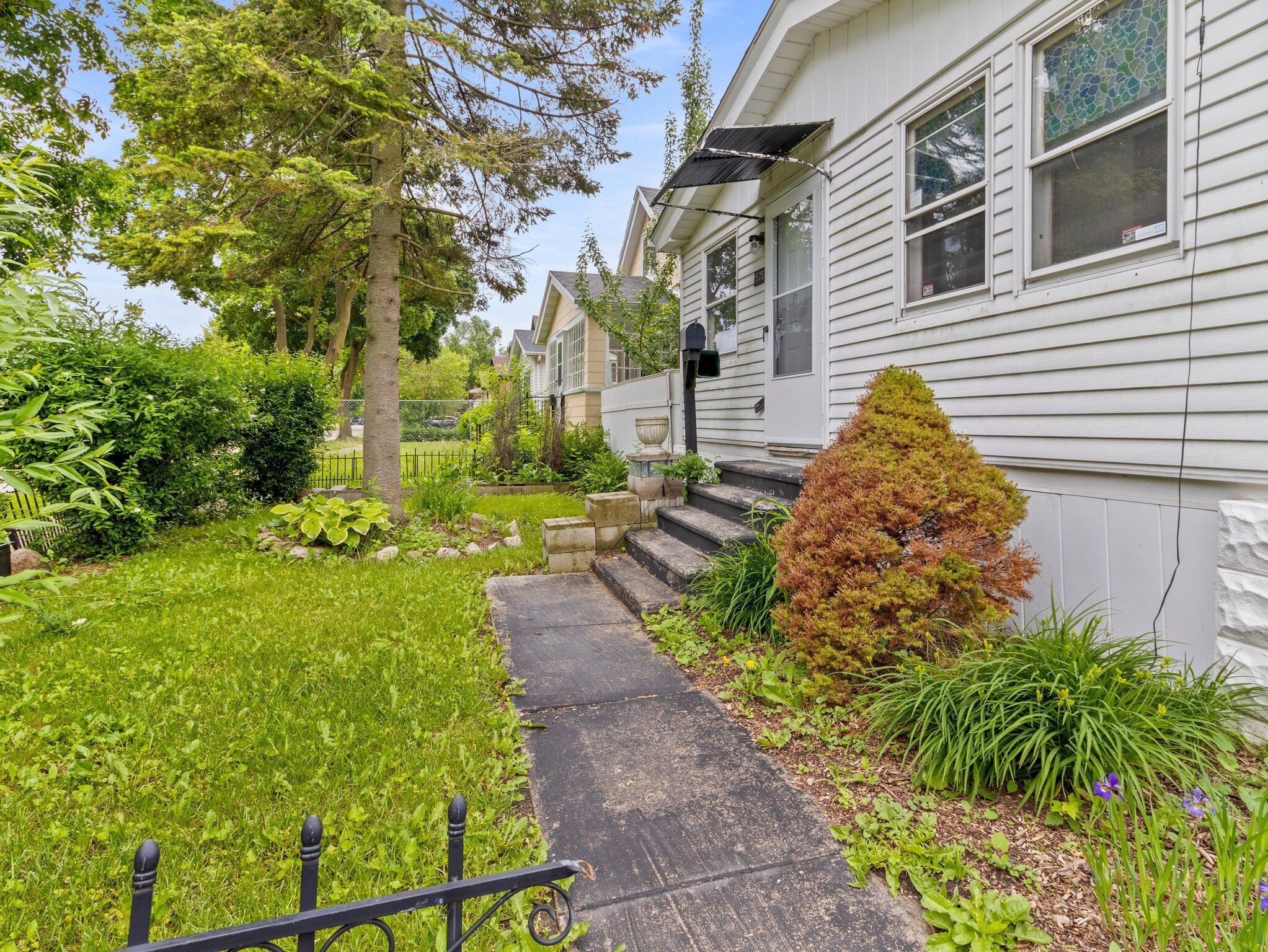 5751 North 38th Street Milwaukee, WI 53209 - Photo 25 of 26 29-web-or-mls-IMG_6478