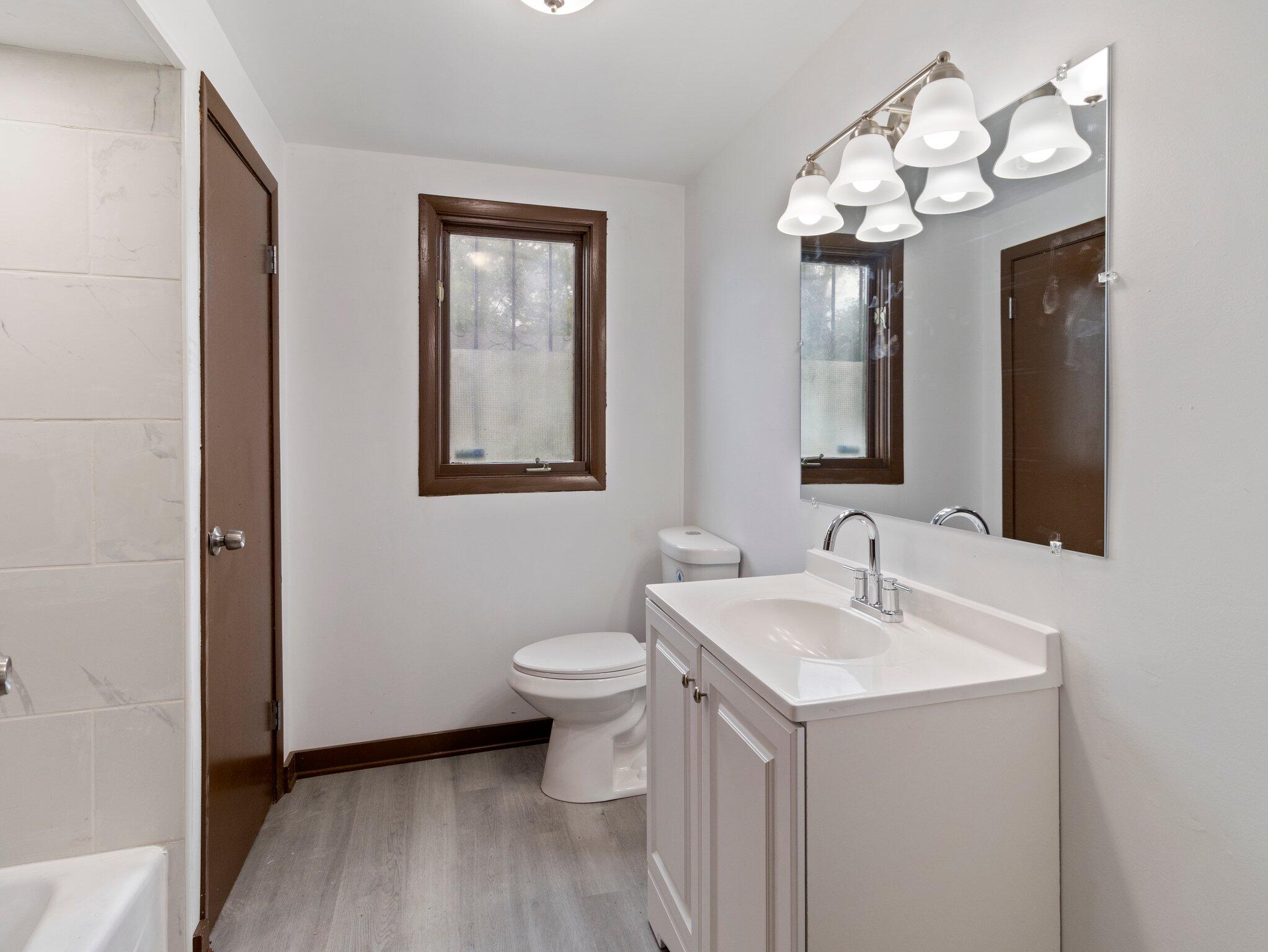 5751 North 38th Street Milwaukee, WI 53209 - Photo 5 of 26 5-web-or-mls-IMG_6406