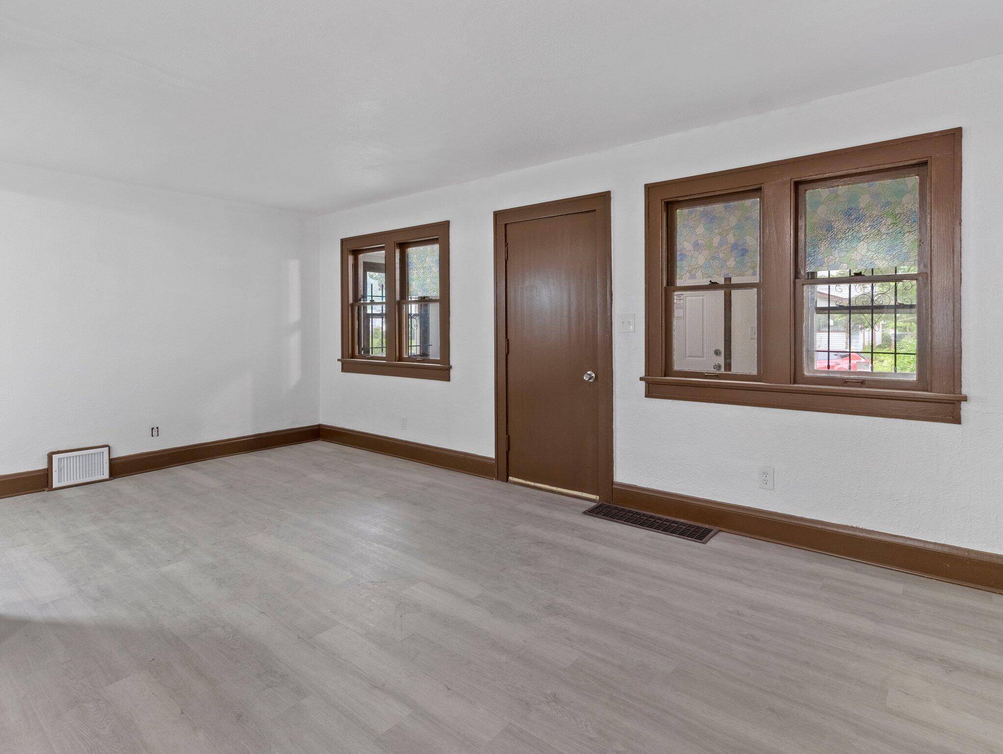 5751 North 38th Street Milwaukee, WI 53209 - Photo 9 of 26 9-web-or-mls-IMG_6418