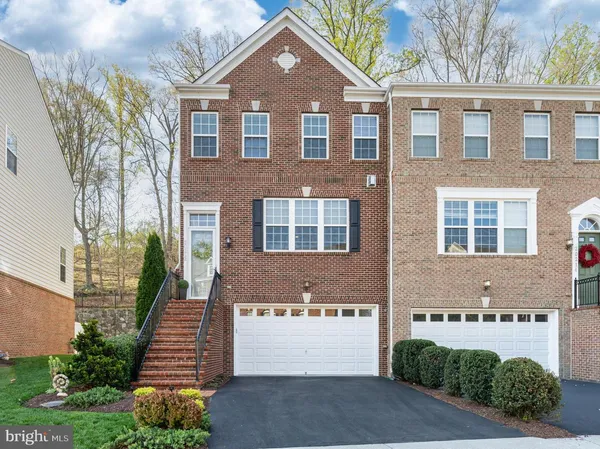 $845,000 | 20212 Center Brook Square, Sterling, VA 20165