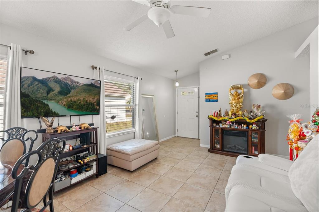 2008 Lauren Road Apopka, FL 32703 - Photo 3 of 25