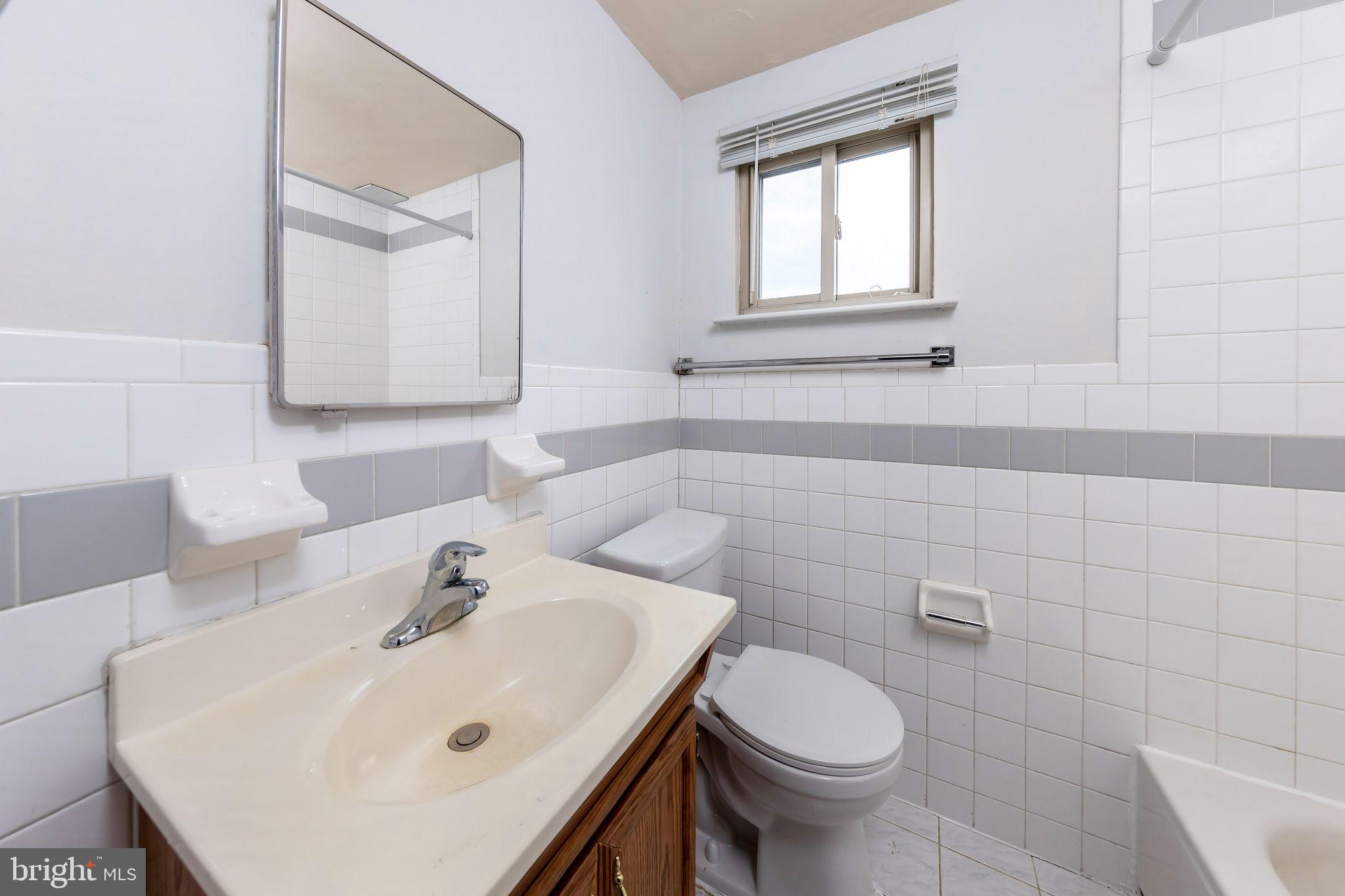 818 West Evesham Road Glendora, NJ 08029 - Photo 14 of 19 Upstairs bathroom