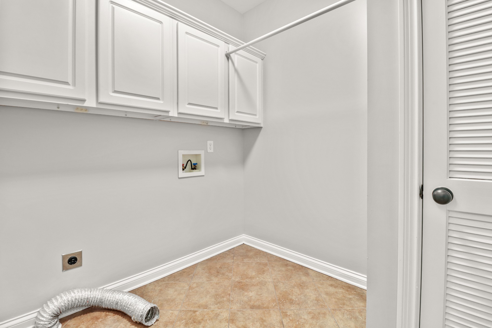 331 Tivoli Trail Springfield, TN 37172 - Photo 25 of 44 a view of a kitchen with white cabinets