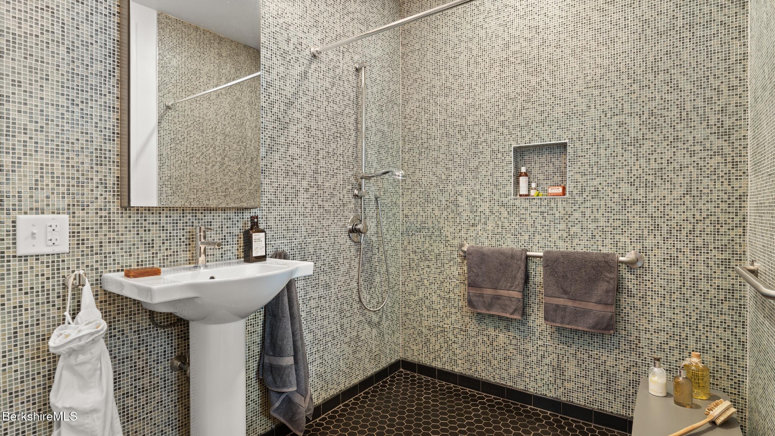 127 Monument Valley Road Great Barrington, MA 01230 - Photo 26 of 64 DSC00012LR