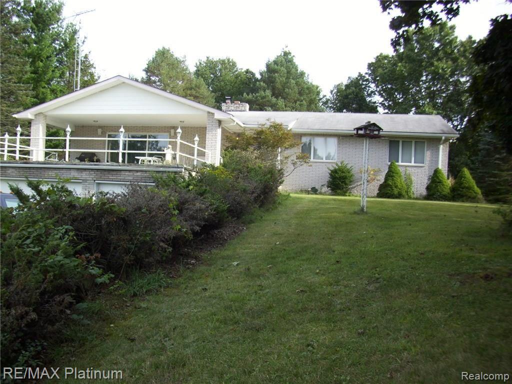 20469 Barton Road Pinckney, MI 48169 - Photo 1 of 15 FRONT