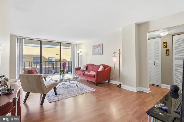$157,000 | 4 Monroe Street, Unit 909, Rockville, MD 20850