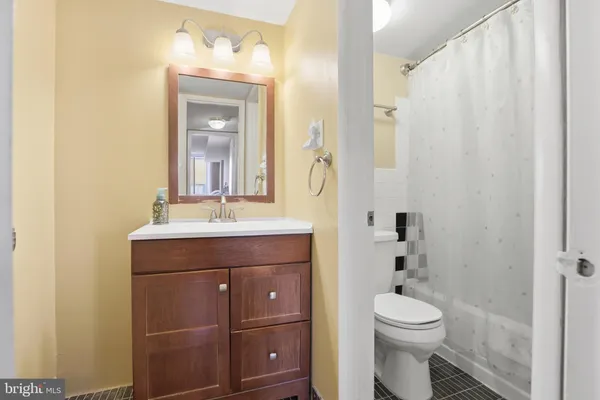 $157,000 | 4 Monroe Street, Unit 909, Rockville, MD 20850