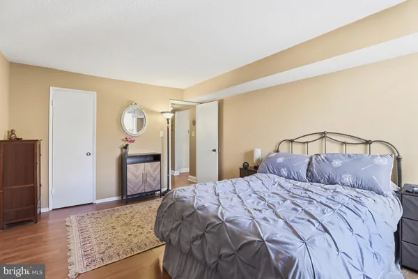 $157,000 | 4 Monroe Street, Unit 909, Rockville, MD 20850