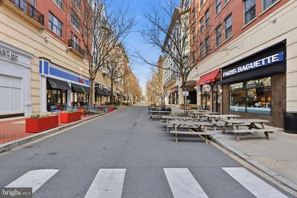 $157,000 | 4 Monroe Street, Unit 909, Rockville, MD 20850