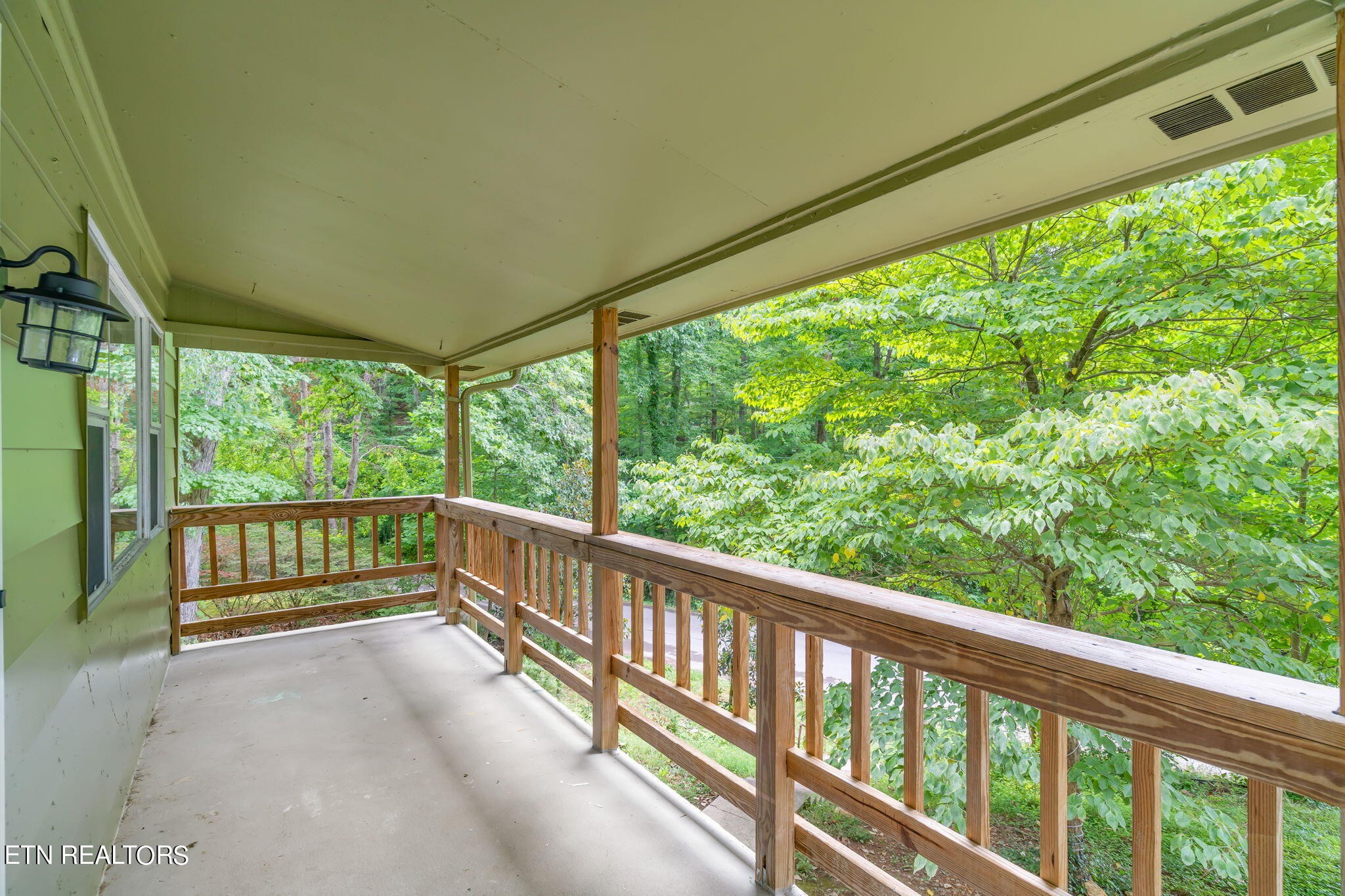 408 Delaware Avenue Oak Ridge, TN 37830 - Photo 9 of 35 a view of balcony with furniture