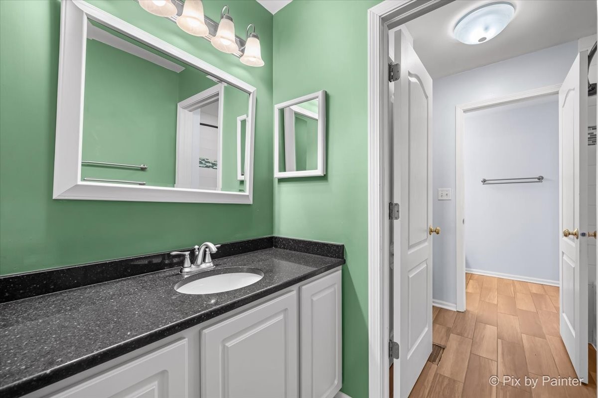 2424 Oneida Lane Naperville, IL 60563 - Photo 16 of 29