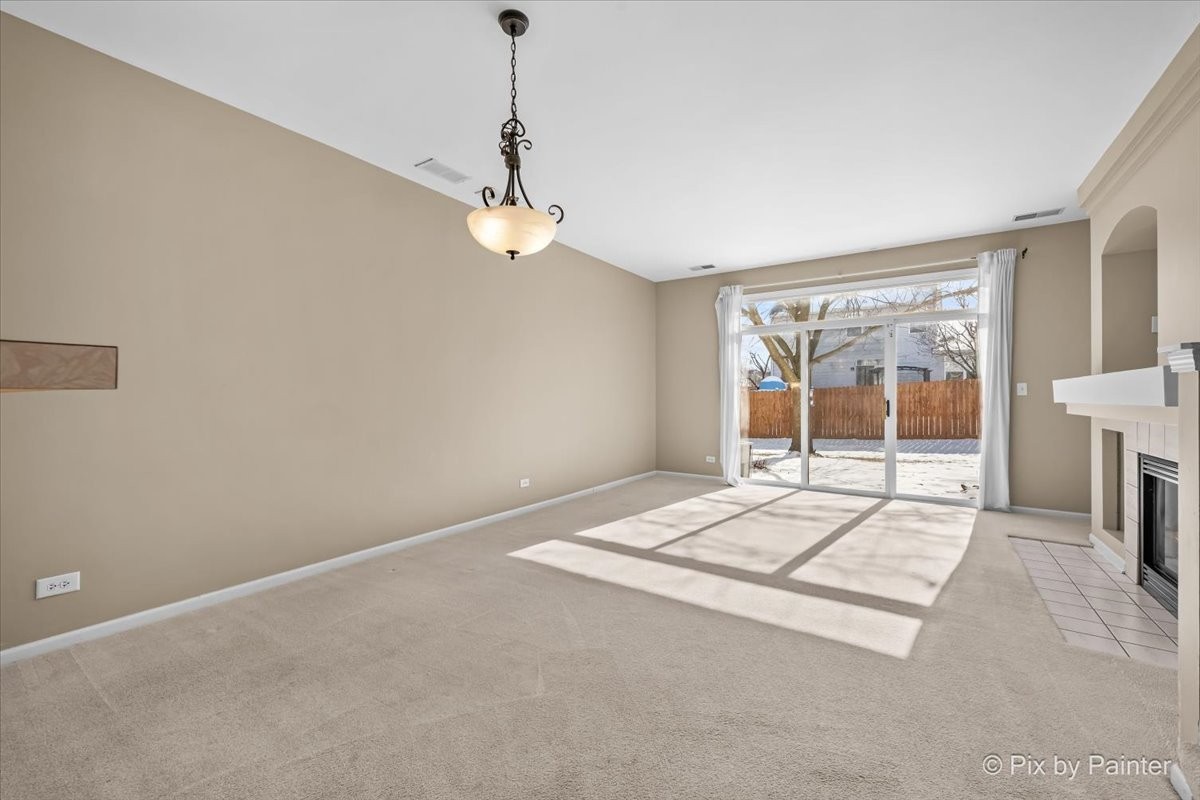 2424 Oneida Lane Naperville, IL 60563 - Photo 6 of 29