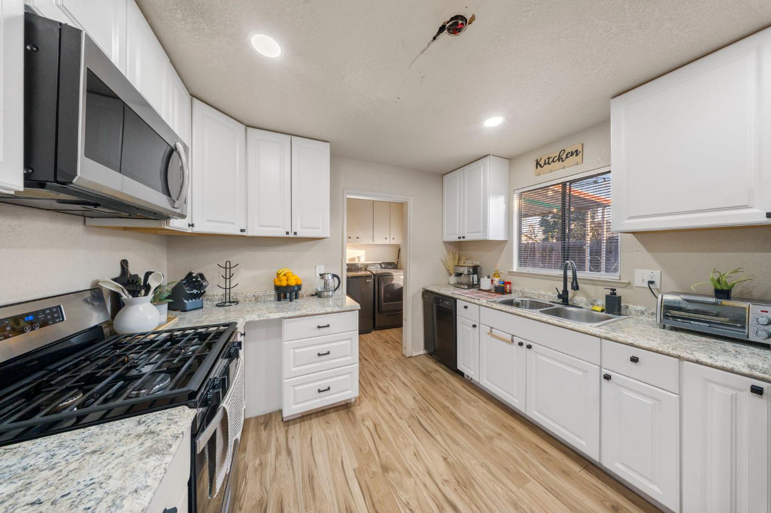 1636 Cameo Way Modesto, CA 95350 - Photo 7 of 26