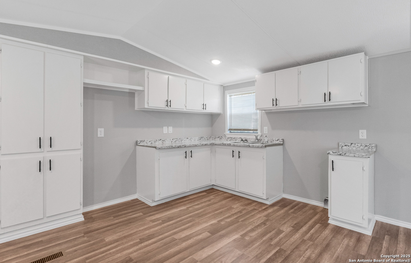 385 Will Rogers Drive Spring Branch, TX 78070 - Photo 8 of 23