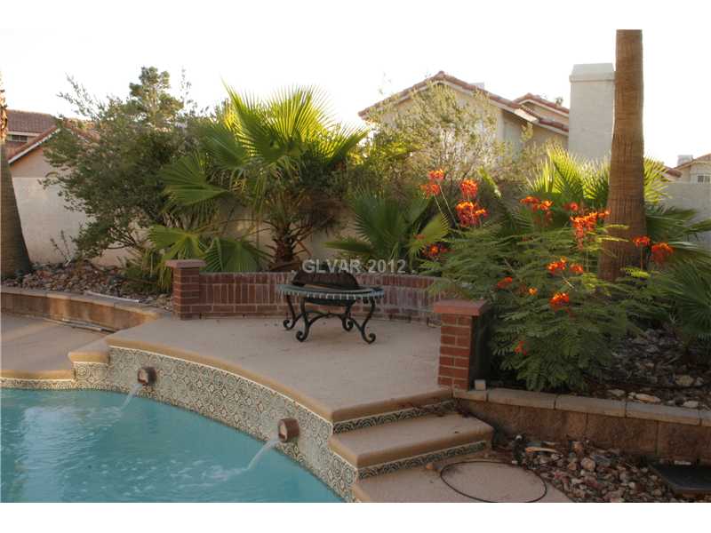 55 Westheimer Road Henderson, NV 89074 - Photo 3 of 11 Yard/Garden.