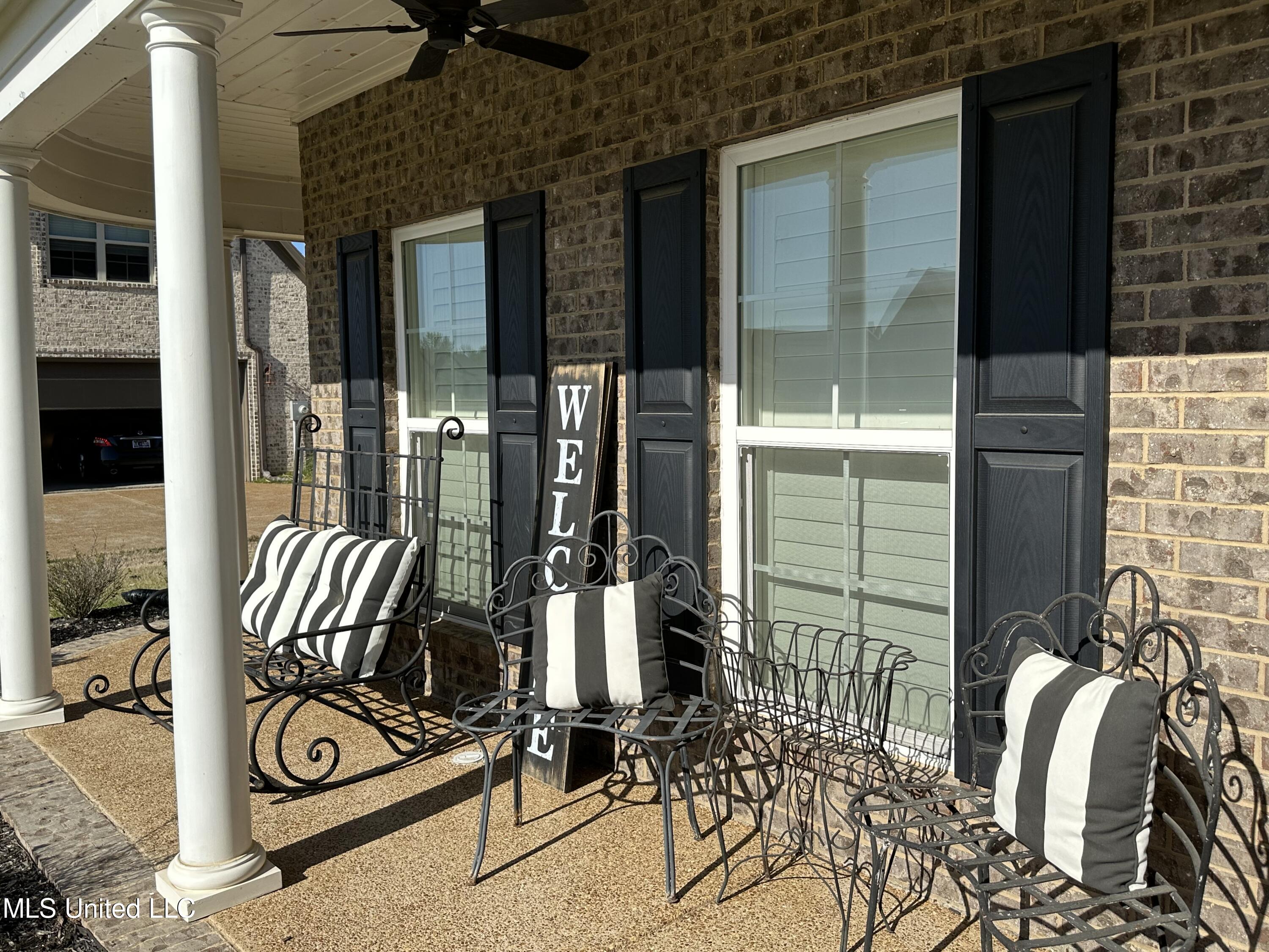 4770 Balterson Loop South Olive Branch, MS 38654 - Photo 2 of 37 front porch