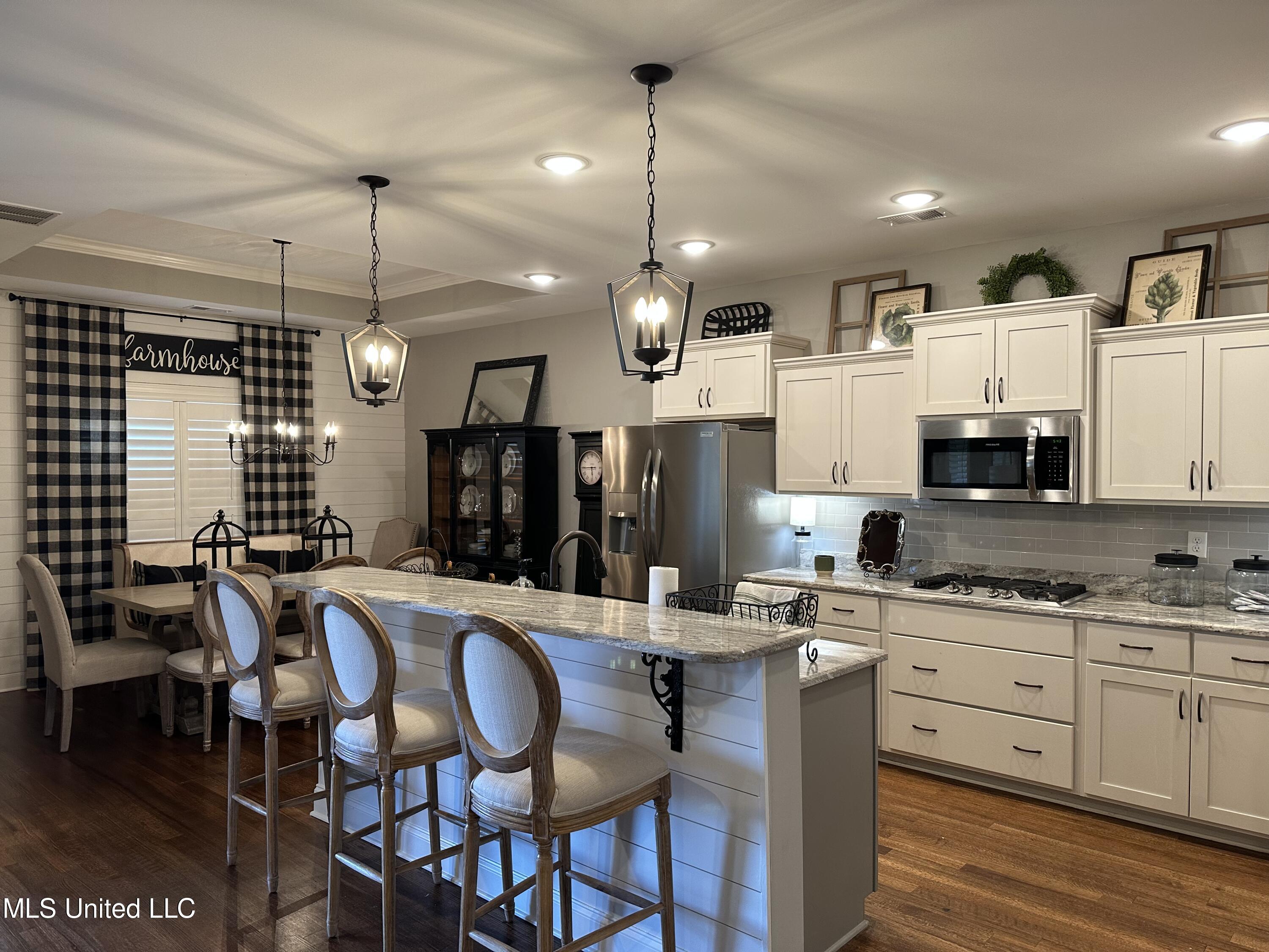 4770 Balterson Loop South Olive Branch, MS 38654 - Photo 3 of 37 kitchen and breakfast