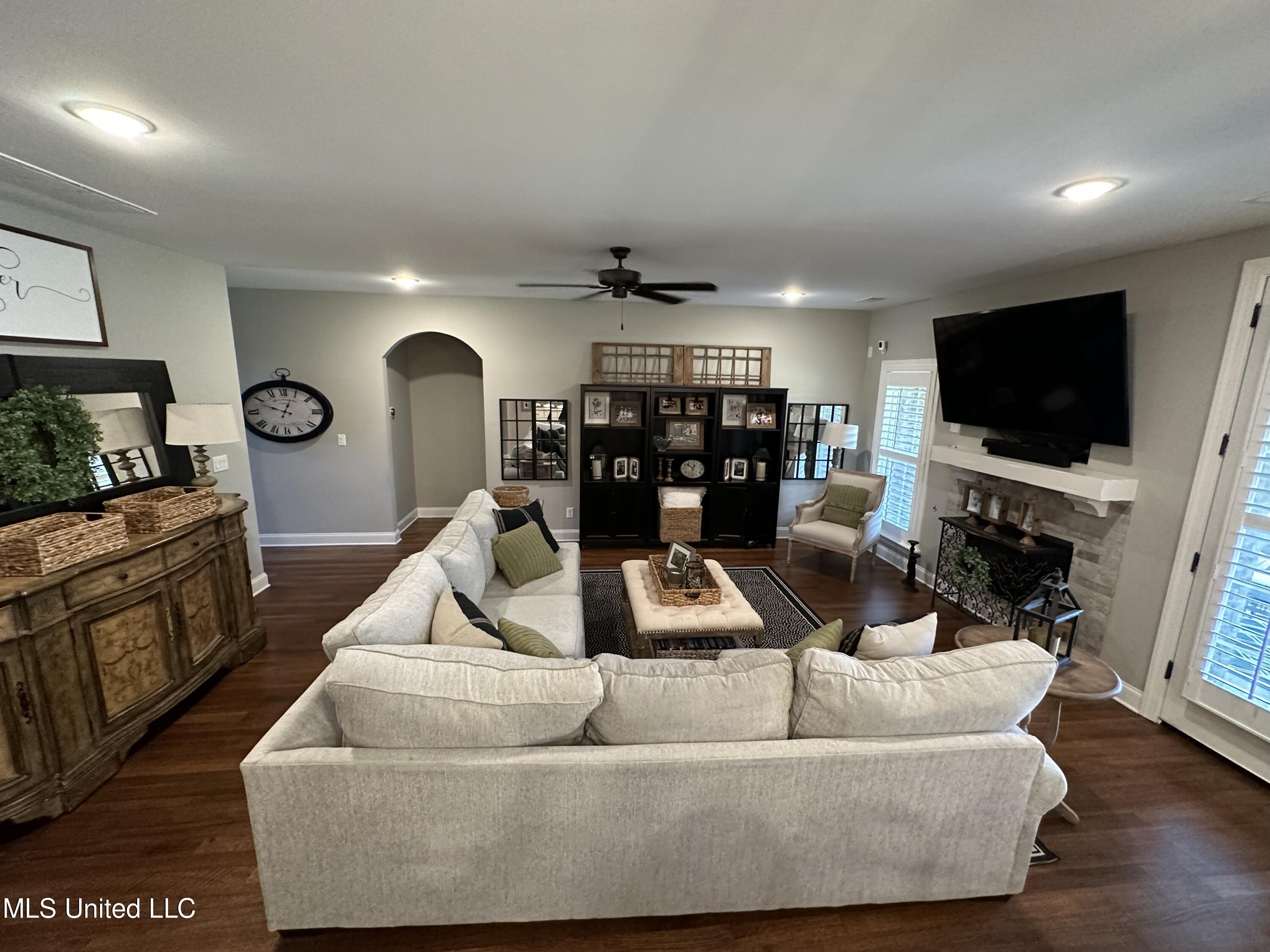 4770 Balterson Loop South Olive Branch, MS 38654 - Photo 7 of 37 greatroom view 1
