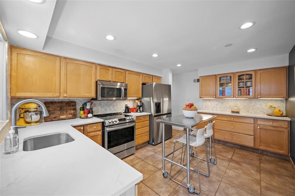 7134 Roycrest Place Pittsburgh, PA 15208 - Photo 15 of 42