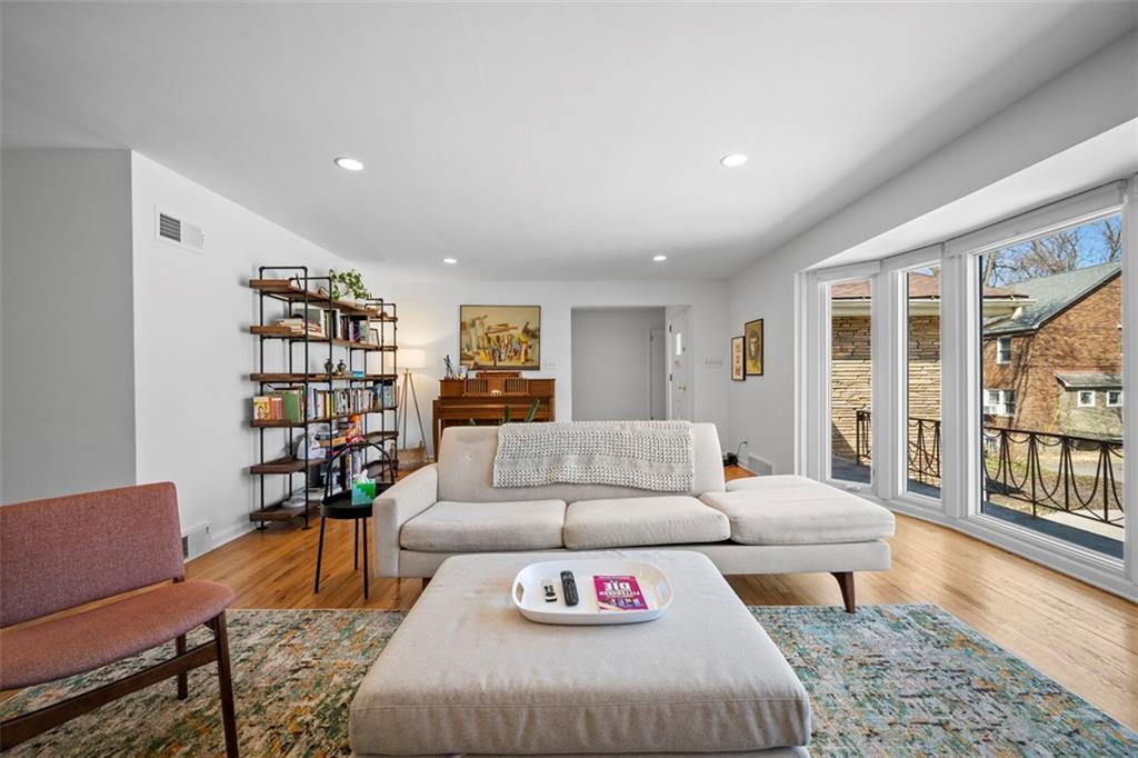 7134 Roycrest Place Pittsburgh, PA 15208 - Photo 5 of 42