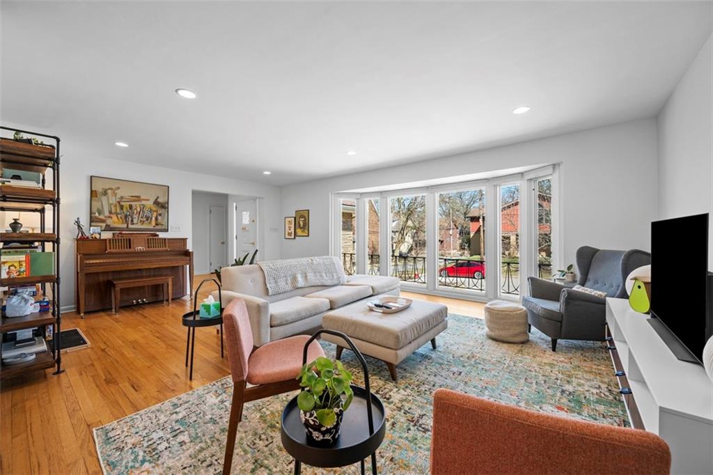 7134 Roycrest Place Pittsburgh, PA 15208 - Photo 6 of 42