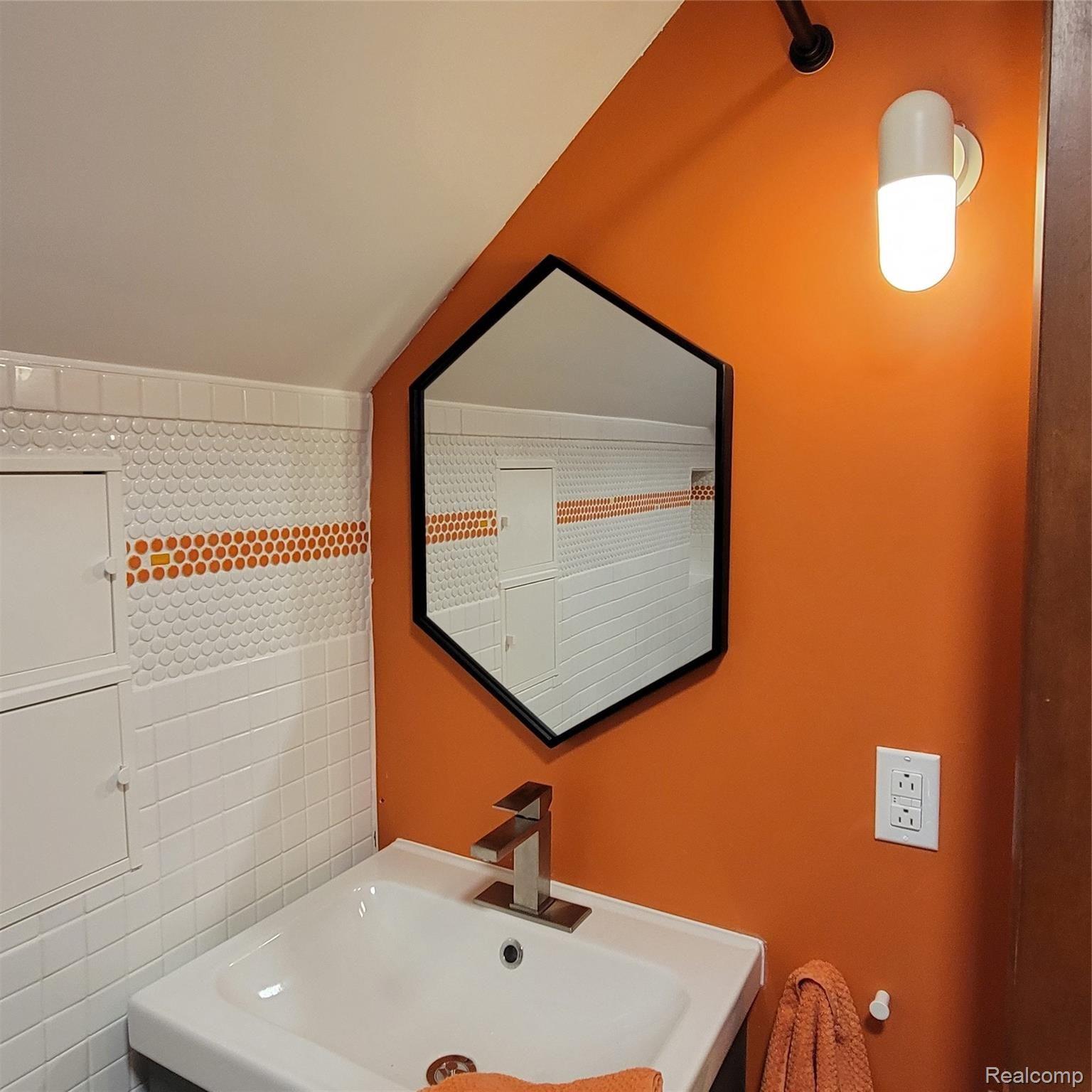 1469 Hawthorne Road Grosse Pointe, MI 48236 - Photo 27 of 47 From Sellers (2).jpg