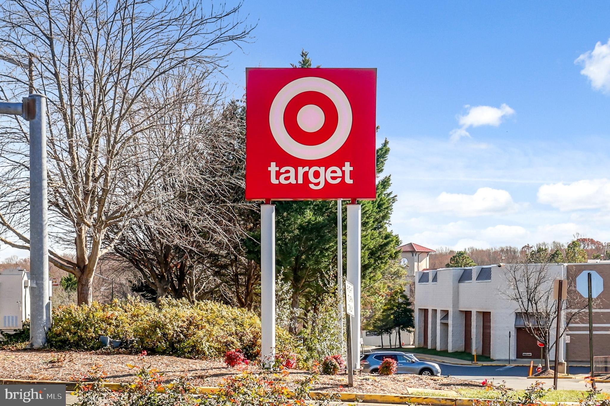 5837 Cove Landing Road, Unit 101 Burke, VA 22015 - Photo 32 of 35 a street sign on a pole on a street