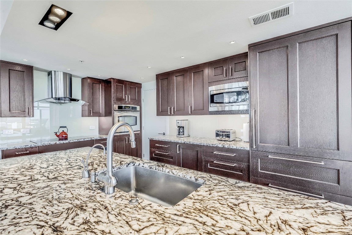 54 Rainey Street, Unit 1222 Austin, TX 78701 - Photo 11 of 40