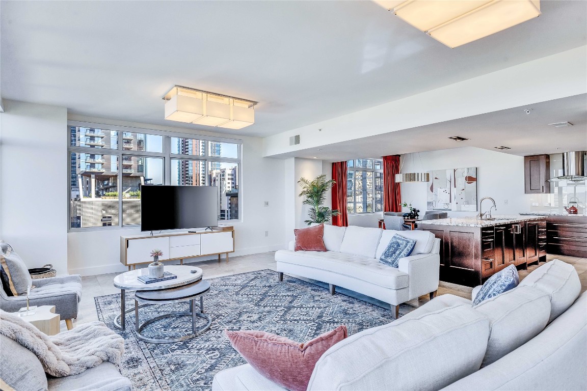 54 Rainey Street, Unit 1222 Austin, TX 78701 - Photo 2 of 40