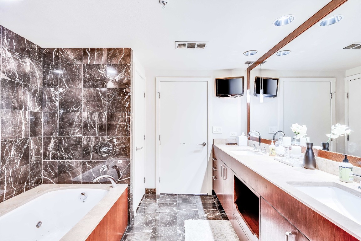 54 Rainey Street, Unit 1222 Austin, TX 78701 - Photo 29 of 40