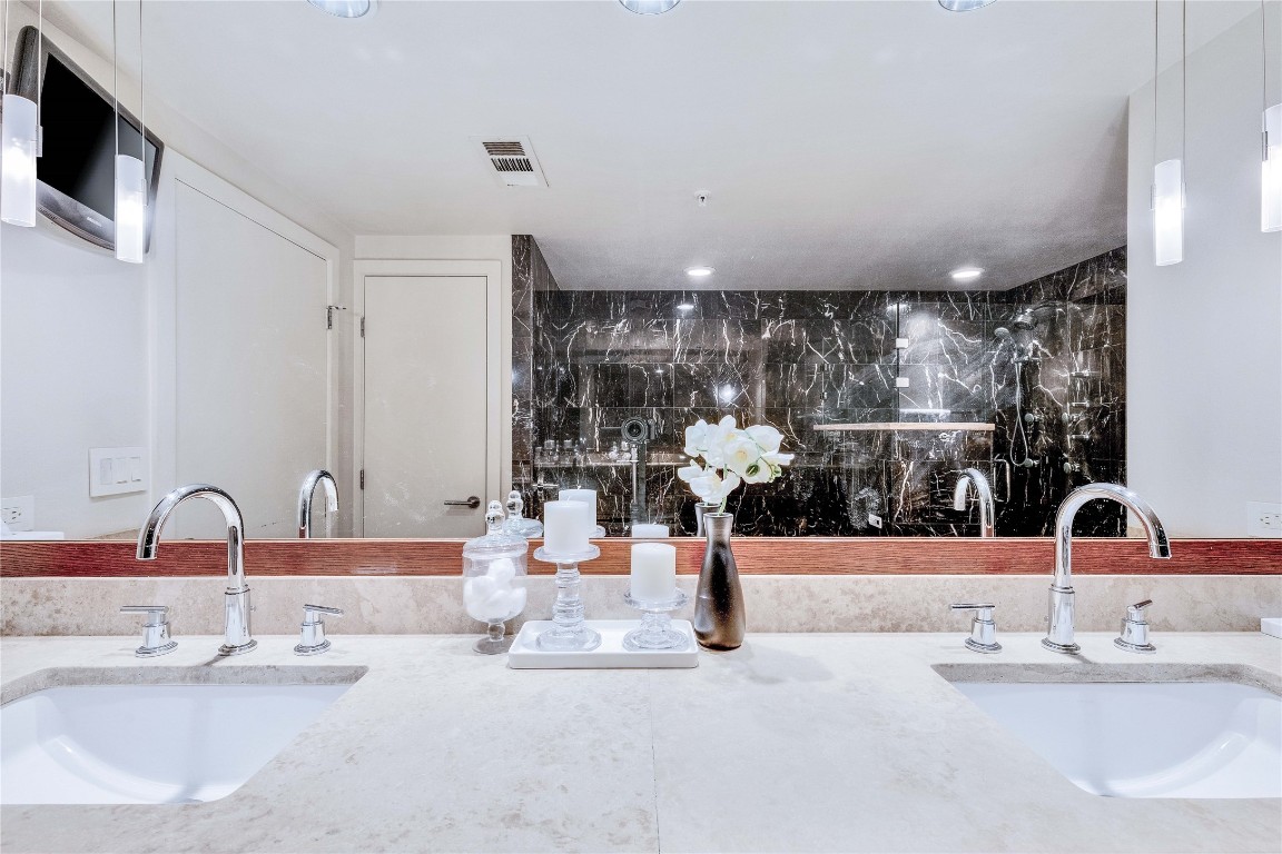 54 Rainey Street, Unit 1222 Austin, TX 78701 - Photo 32 of 40