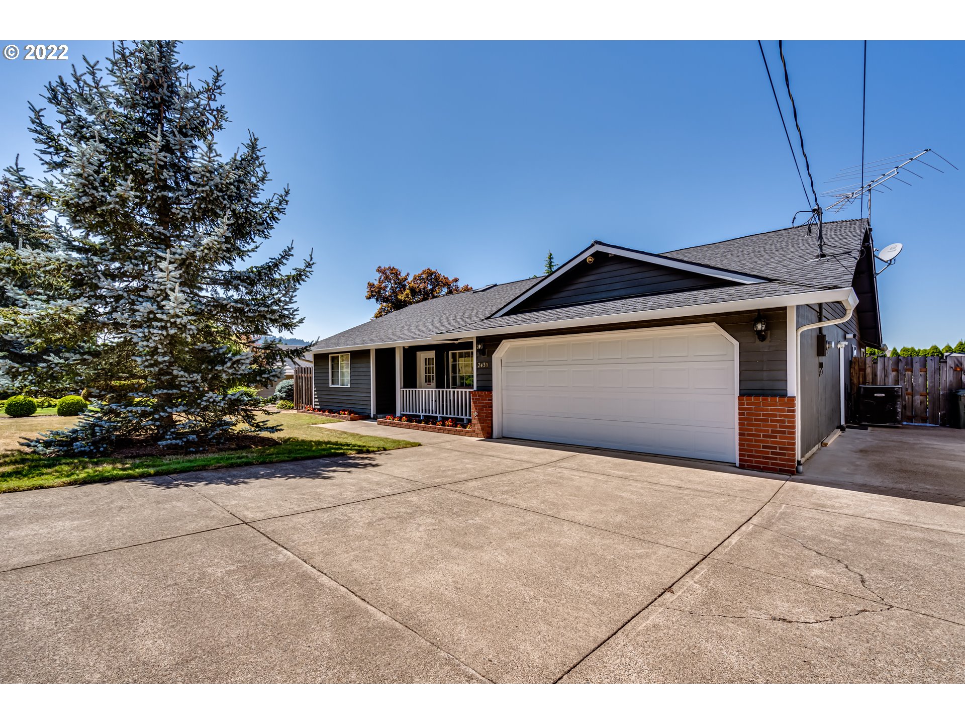 2430 Bailey Hill Road Eugene, OR 97405 - Photo 2 of 25 Gallery Image 2