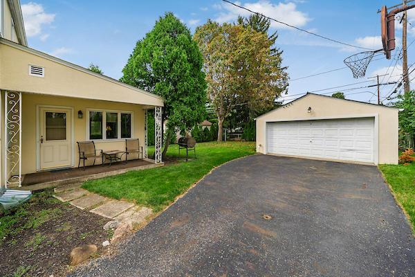 2208 Dorset Road Columbus, OH 43221 - Photo 24 of 25