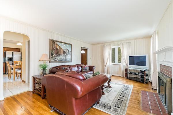2208 Dorset Road Columbus, OH 43221 - Photo 4 of 25