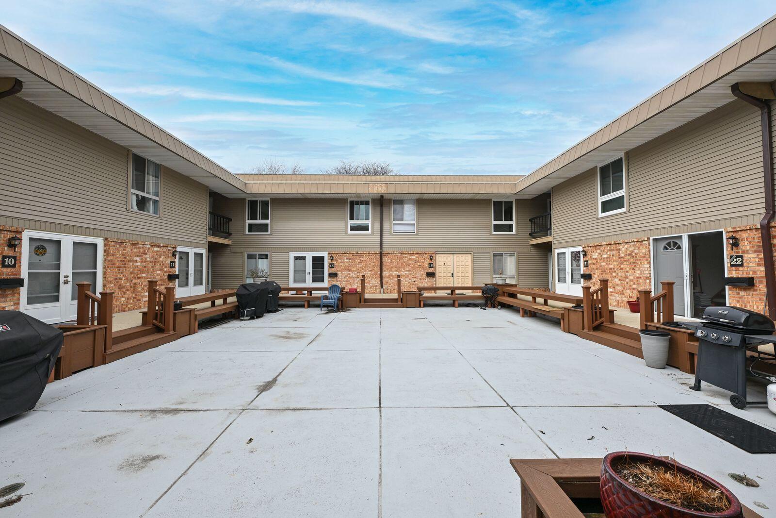 11957 West Appleton Avenue, Unit 8 Milwaukee, WI 53224 - Photo 29 of 36 Appleton27