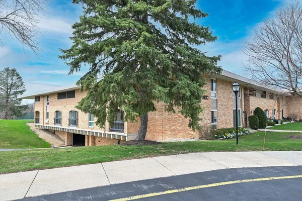$139,900 | 11957 West Appleton Avenue, Unit 8, Milwaukee, WI 53224