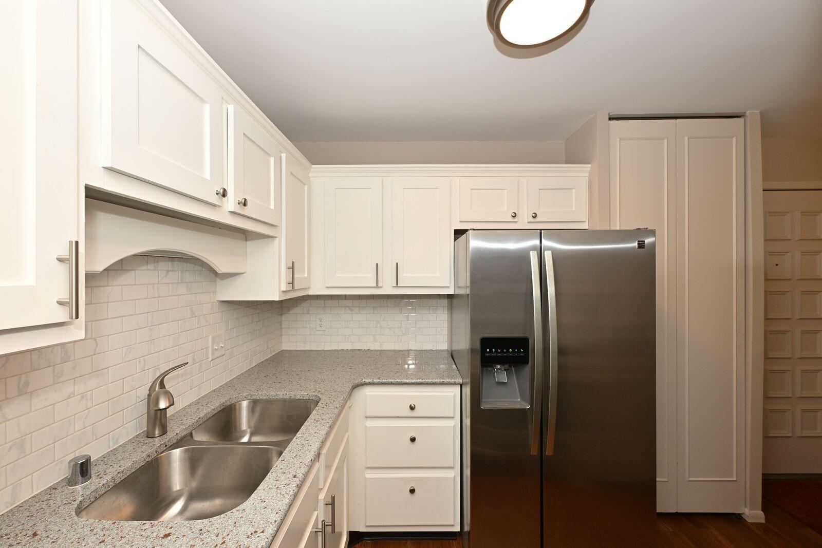 11957 West Appleton Avenue, Unit 8 Milwaukee, WI 53224 - Photo 8 of 36 Appleton07