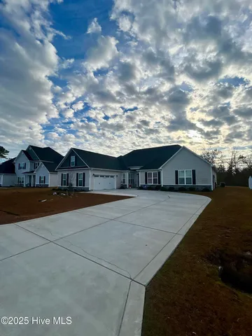 $442,000 | 1016 Marlin Boulevard, New Bern, NC 28562