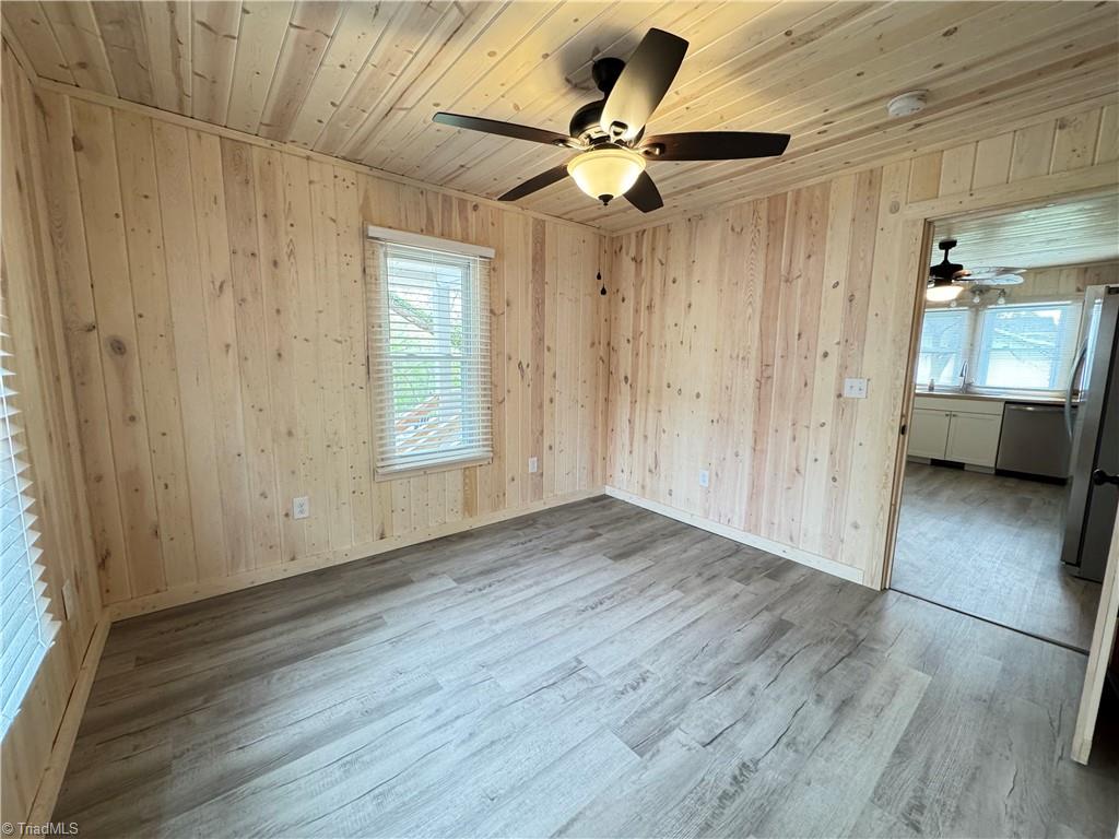 1230 Bridge Street Elkin, NC 28621 - Photo 12 of 33