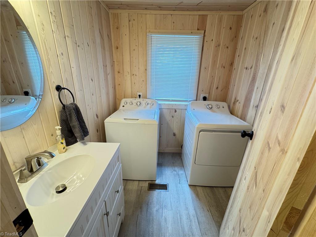 1230 Bridge Street Elkin, NC 28621 - Photo 20 of 33