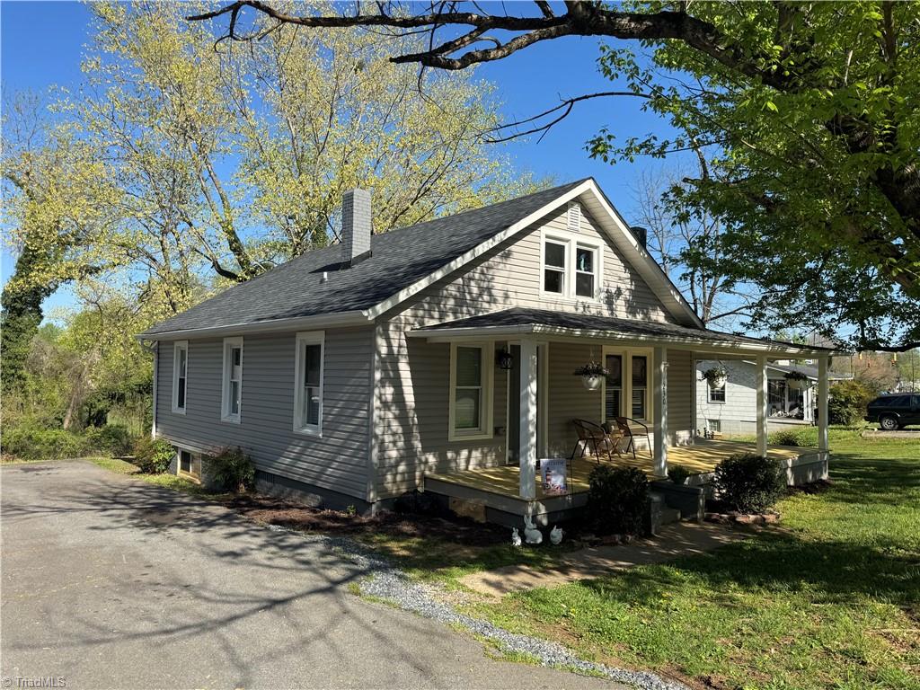 1230 Bridge Street Elkin, NC 28621 - Photo 2 of 33